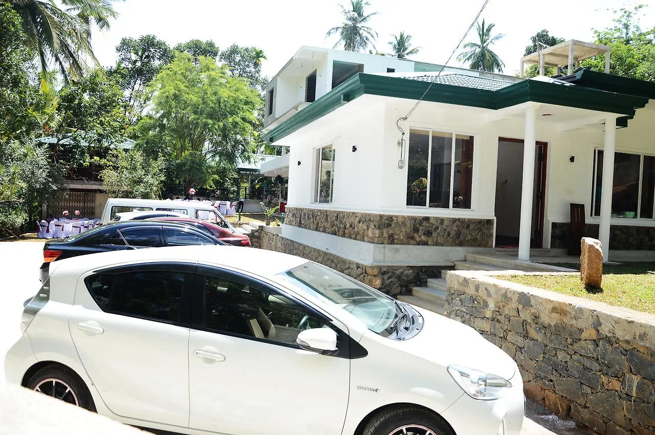 Otel Jasmine Garden Resort Kandy