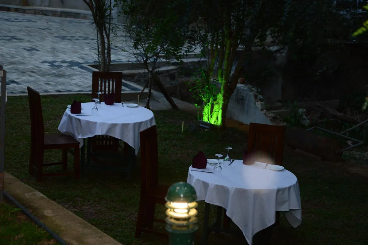 Otel Jasmine Garden Resort Kandy