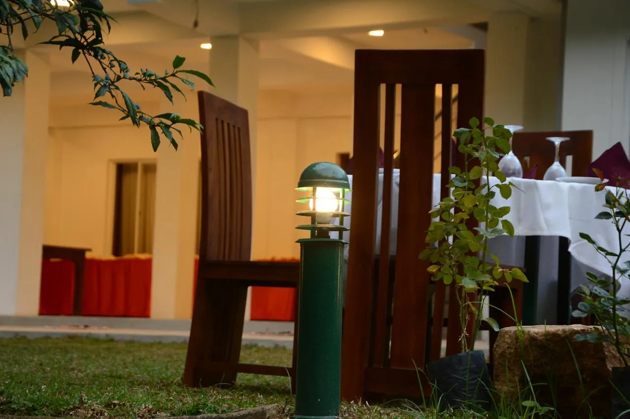 Otel Jasmine Garden Resort Kandy