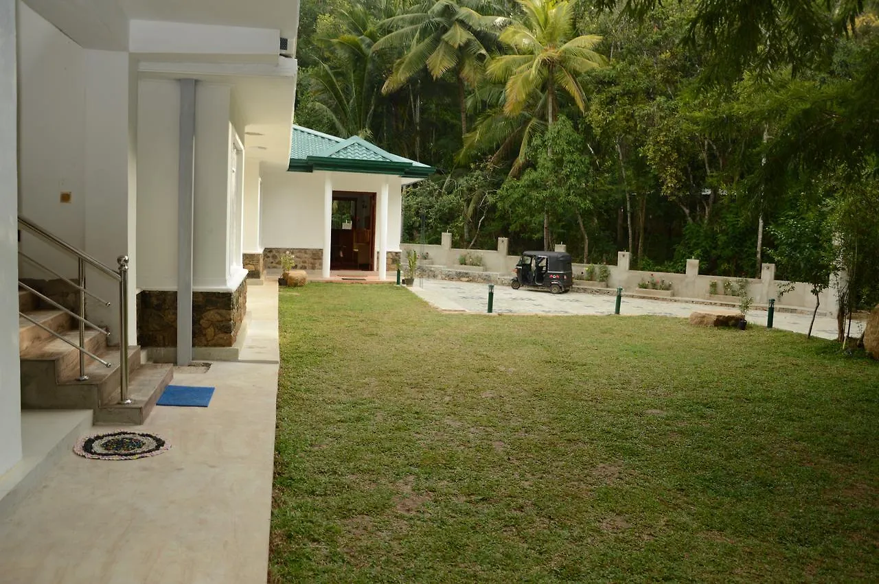 Jasmine Garden Resort Kandy Otel