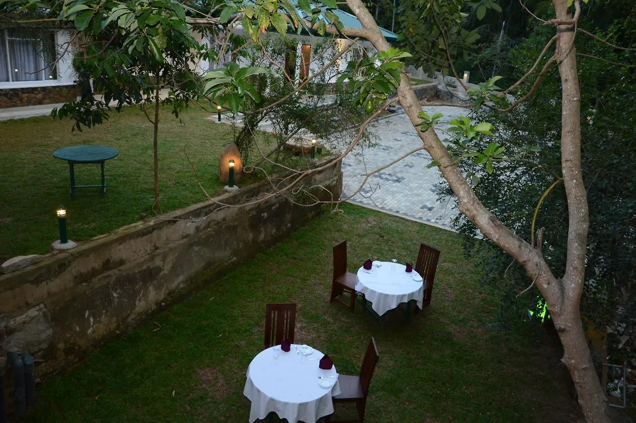 Jasmine Garden Resort Kandy 3*,